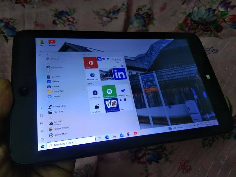 windows tablets 8th genration very good conditions and rate 0