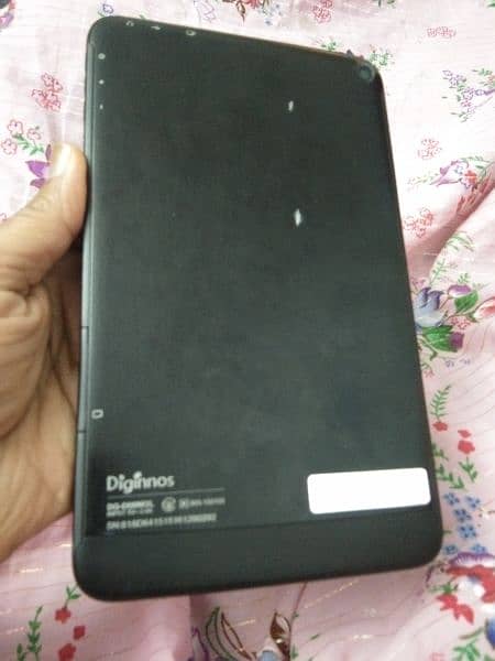 windows tablets 8th genration very good conditions and rate 2