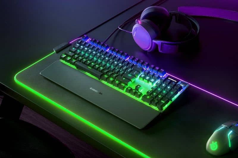 STEELSERIES *APEX 7* AND *APEX 7 TKL* PREMIUM MECHANICAL KEYBOARDS 3