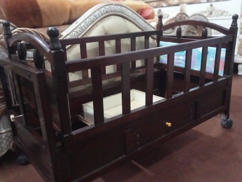 baby cradle swing 1