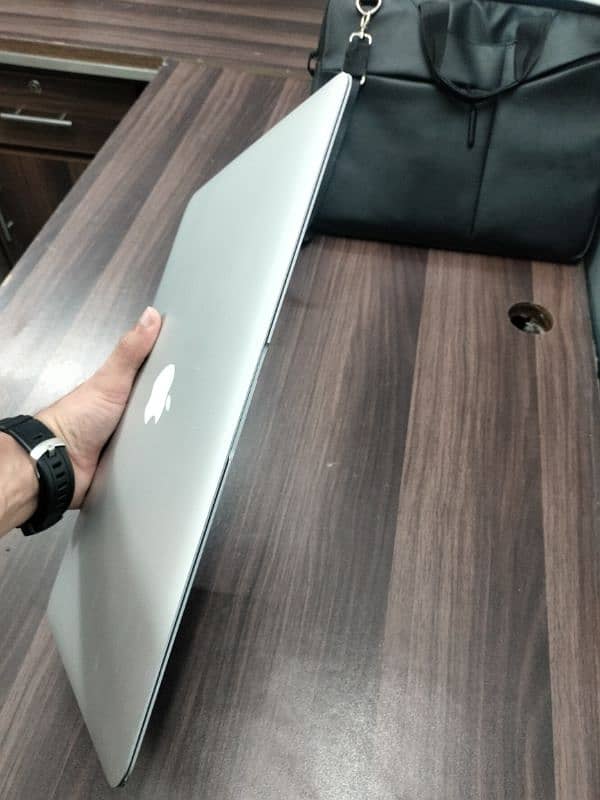 Macbook air 2015 generation 8