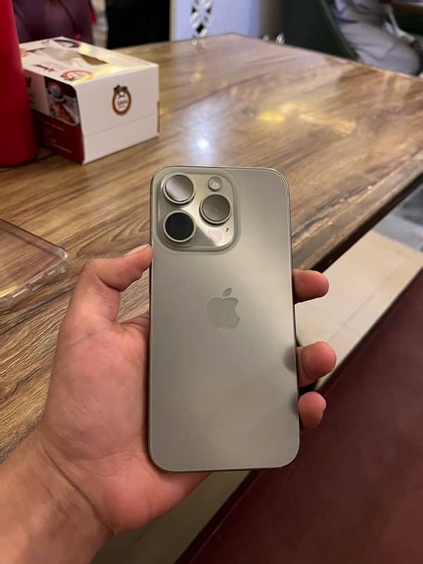 Iphone 15pro jv Natural titanium 128gb with box 0