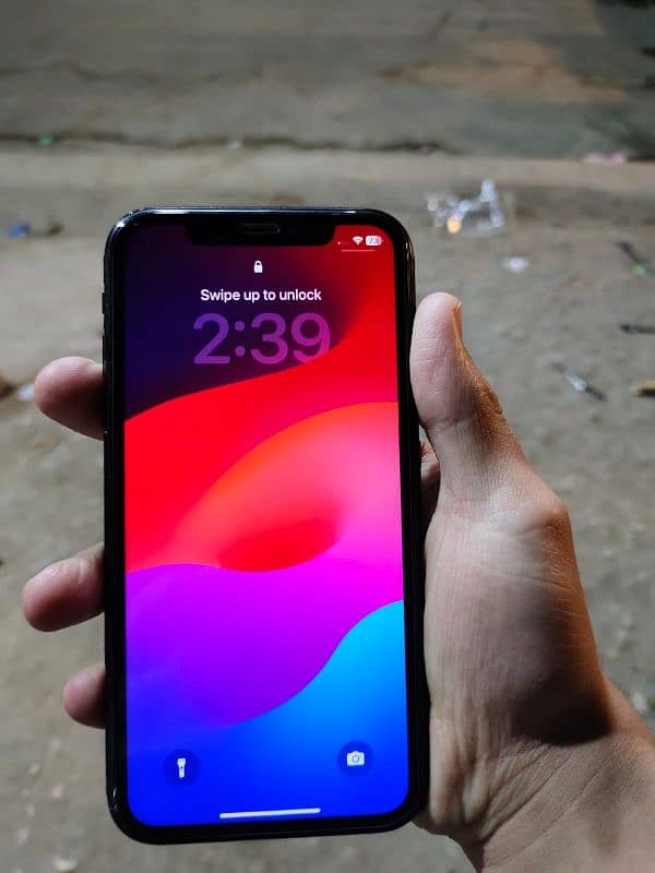 Iphone Xr urgent sell unlocked 1