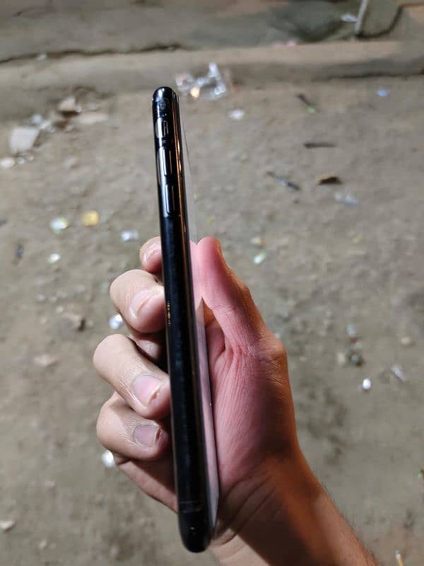 Iphone Xr urgent sell unlocked 4
