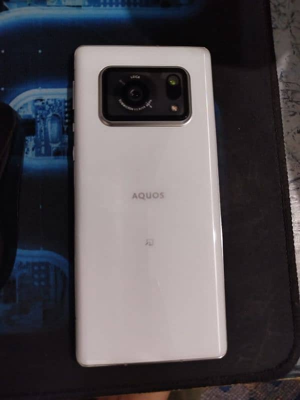 sharp aqous r6 12/128GB 10/10 Non pta tax 6200 0