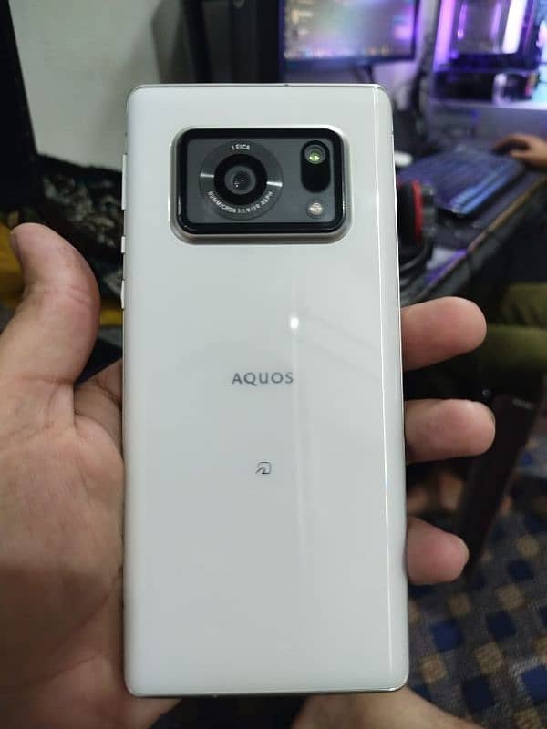 sharp aqous r6 12/128GB 10/10 Non pta tax 6200 2