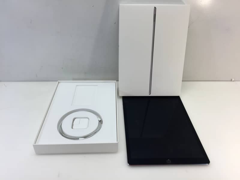 apple ipad pro 9.7 32gb silver, box charger cable 16.7 update 0