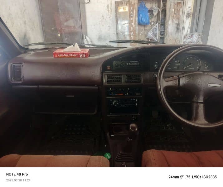 Toyota Corolla 1990 7