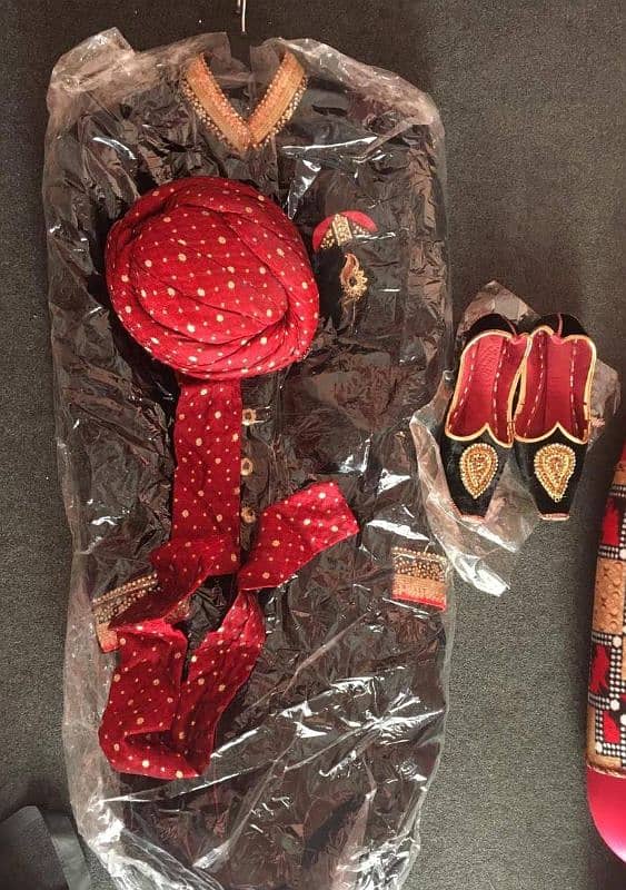dulha sherwani complete set with matching khussa 0