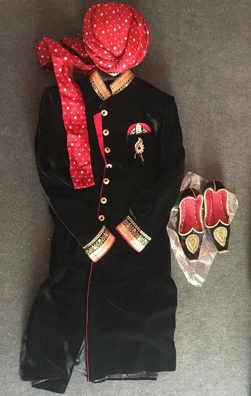 dulha sherwani complete set with matching khussa 1