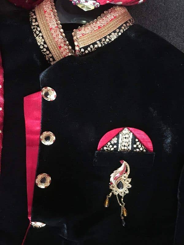 dulha sherwani complete set with matching khussa 2
