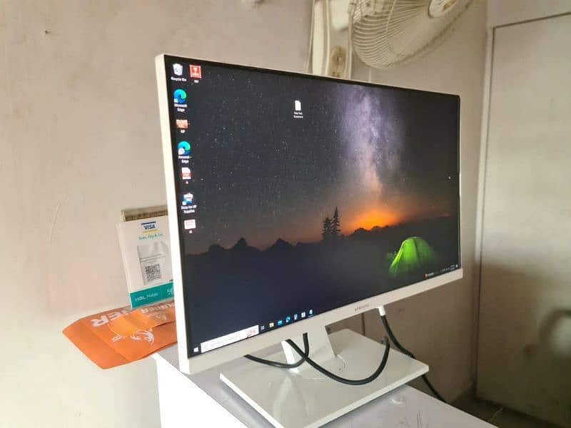 samsung S24H851QFN monitor 2k resolution type c latest model 3