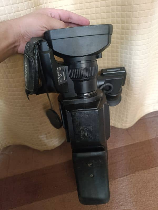 MC 1500 10by10 external space 32gb own with bag and charger 3