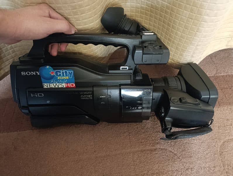 MC 1500 10by10 external space 32gb own with bag and charger 6
