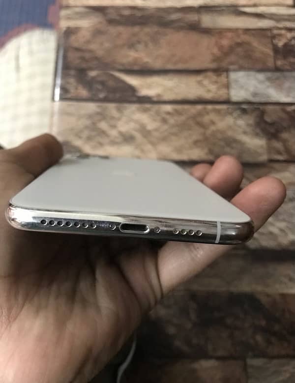 iphone 11 pro max 2