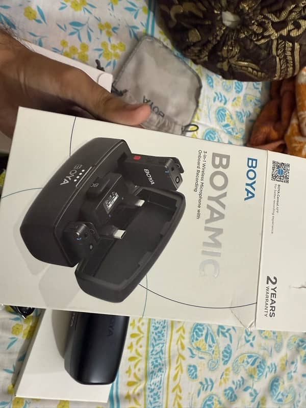 BOYA BOYAMIC Professional Wireless Lavalier Lapel Microphone 2