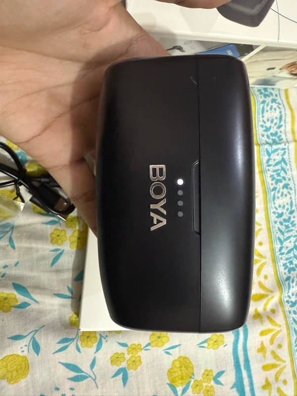 BOYA BOYAMIC Professional Wireless Lavalier Lapel Microphone 3