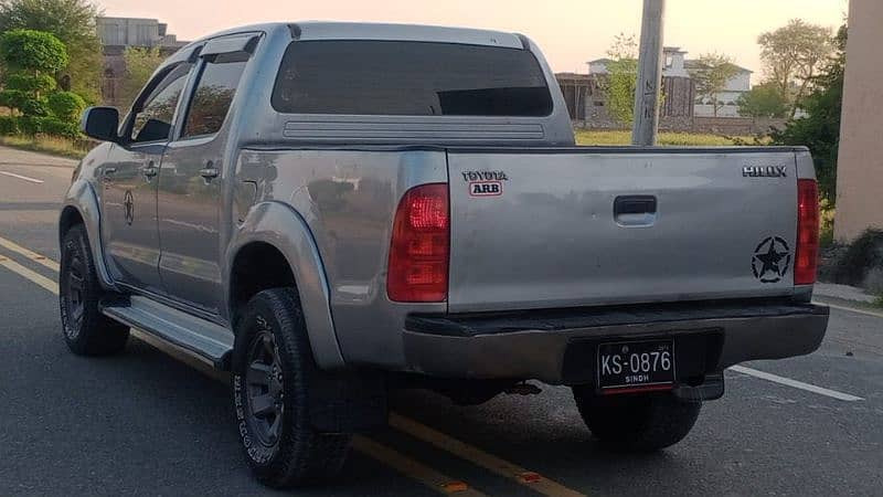 Toyota Hilux 2011 3