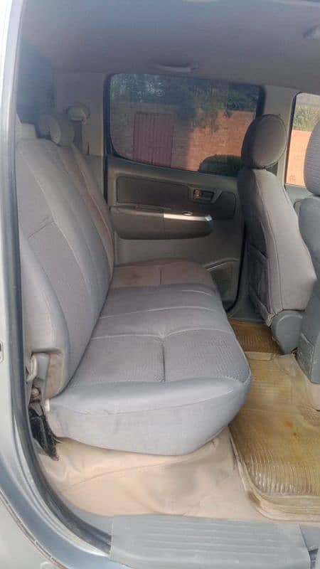 Toyota Hilux 2011 7