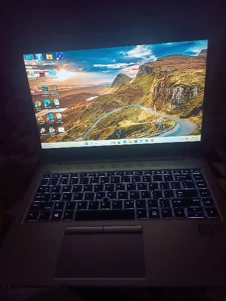 selling my Intel core i5-8265u 8th generation liptop 8