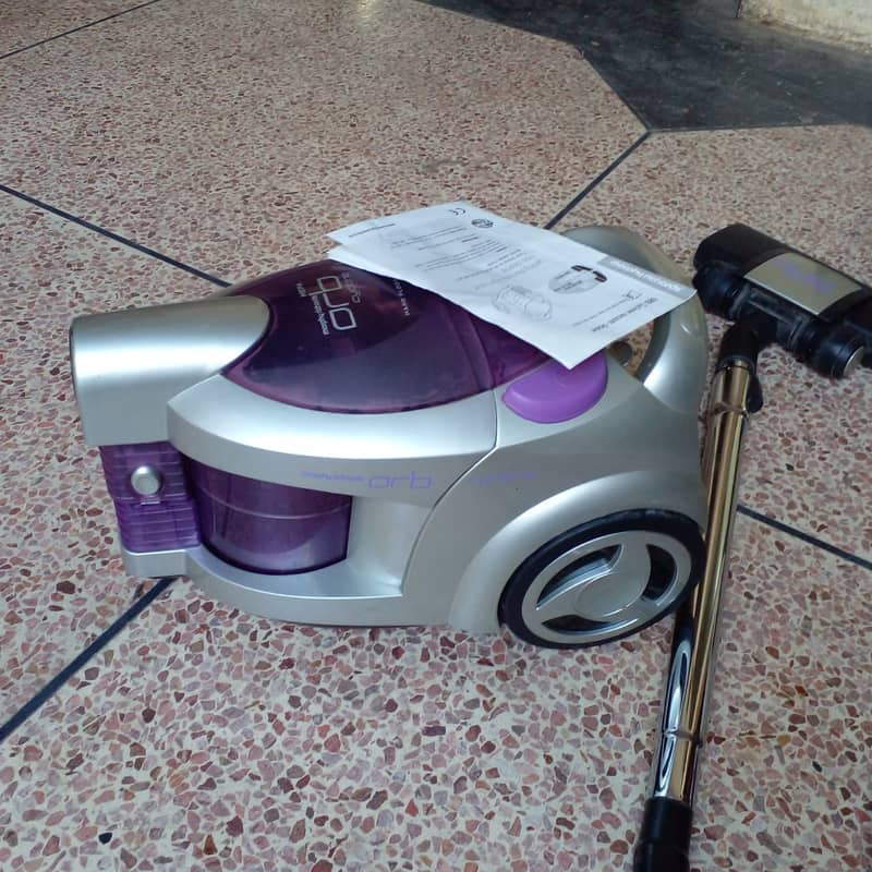 vacuum claner in very good condition just looks like a new 3
