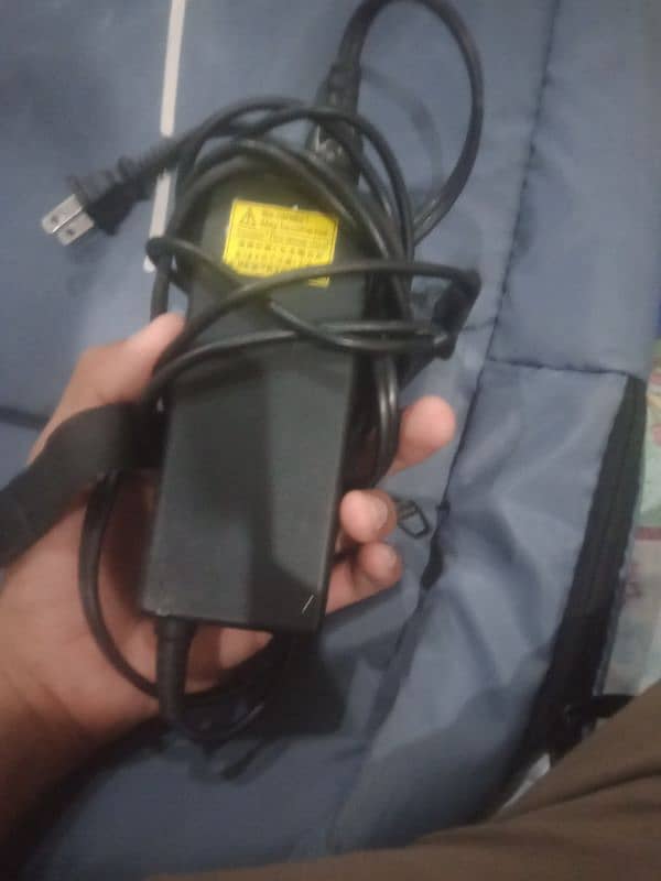 Lenovo laptop 10 by 10 condition bettery health good health good work 3