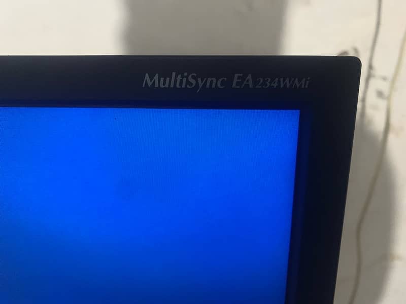 23 Inch NEC MultiSync EA234WMi - Monitor 1