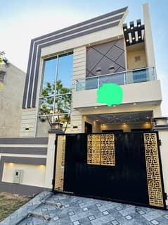 Near TO Park 5 Marla House Available For Sale In Lake City Sector M-7B