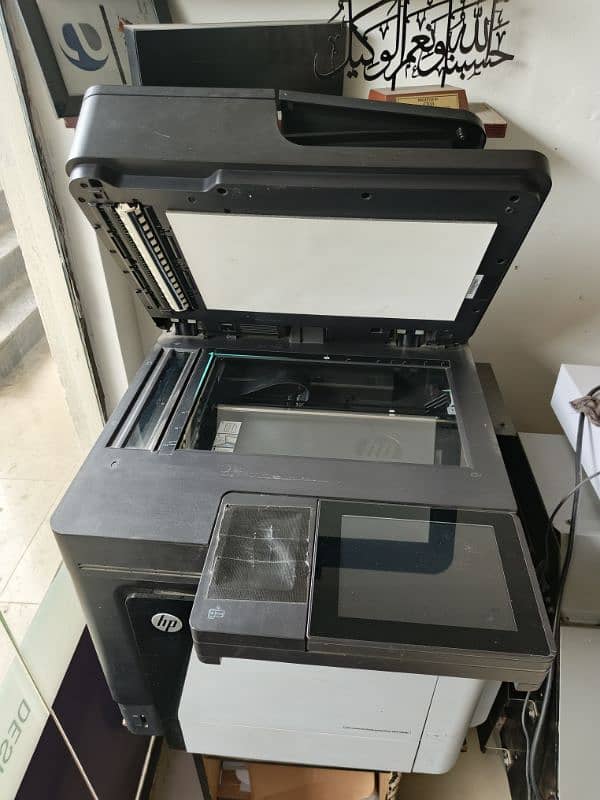hp color laser jet MFP 680 1