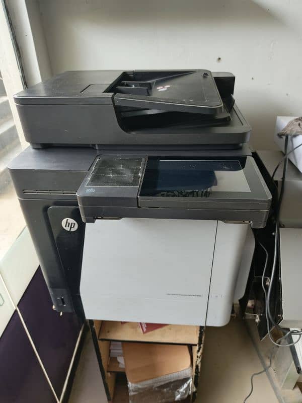 hp color laser jet MFP 680 4
