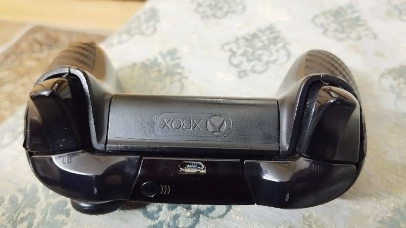 Xbox One controller 2