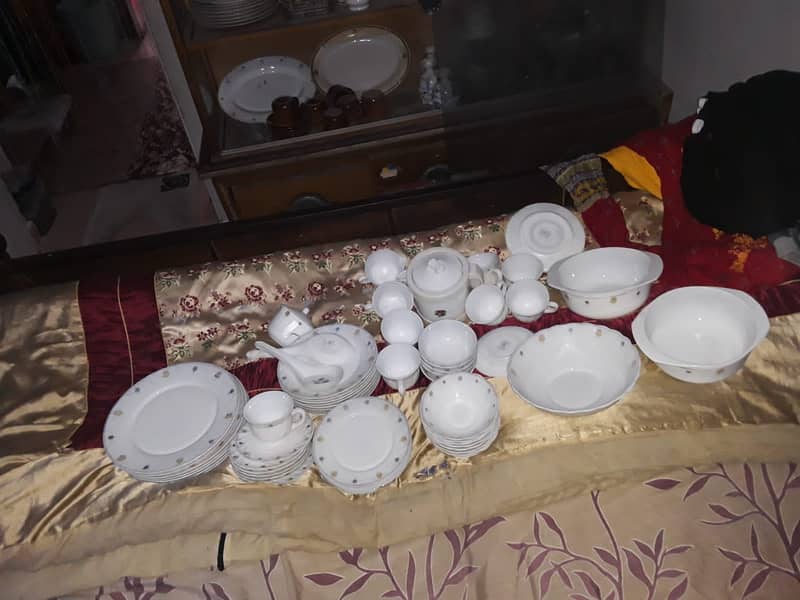 Original luminarac tea and dinner set 0