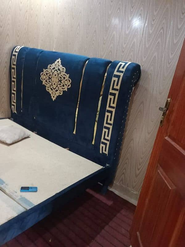 king size bed,dressing table,matress 8 inchi 0