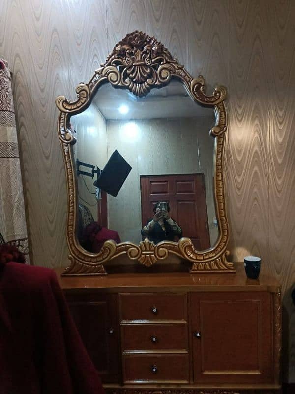 king size bed,dressing table,matress 8 inchi 3