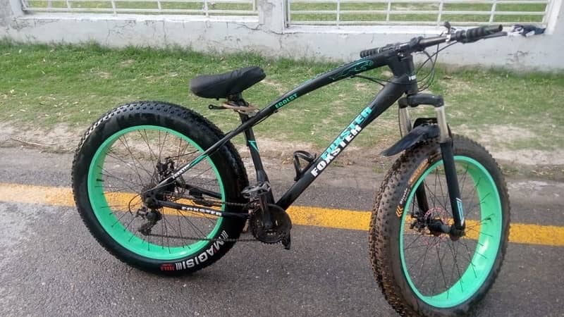 its fat bike with new tyres 0