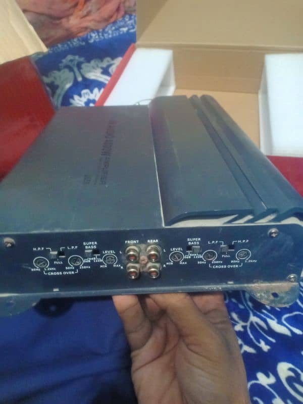 4chanal amplifier or JBL ka woofer 0