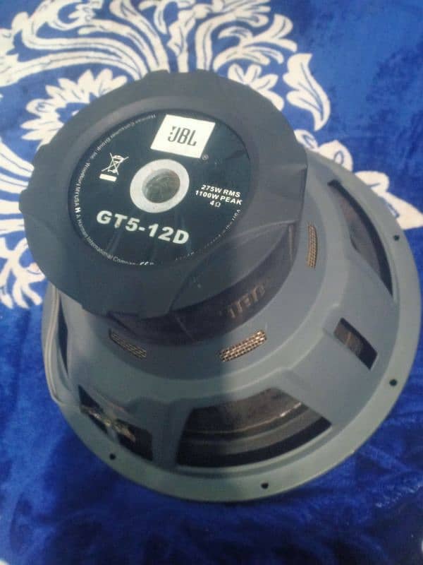 4chanal amplifier or JBL ka woofer 4