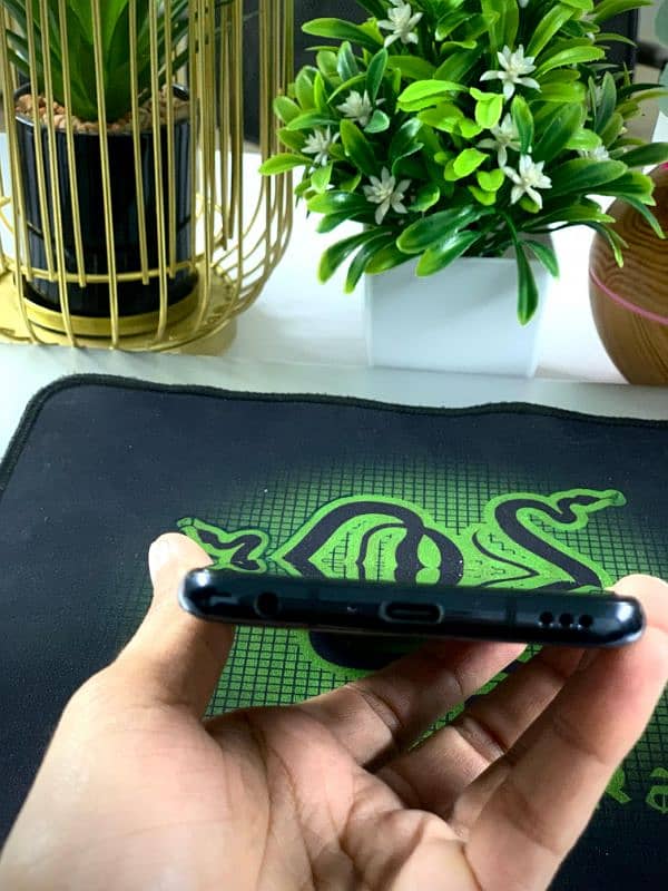 ThinQLG G8x 10/10 conditions 855 snapdragon Gaming mobile  6/64 2