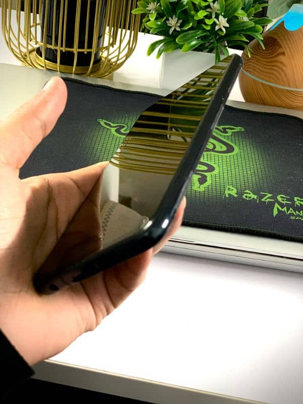 ThinQLG G8x 10/10 conditions 855 snapdragon Gaming mobile  6/64 5