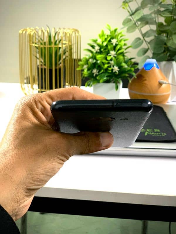 ThinQLG G8x 10/10 conditions 855 snapdragon Gaming mobile  6/64 6