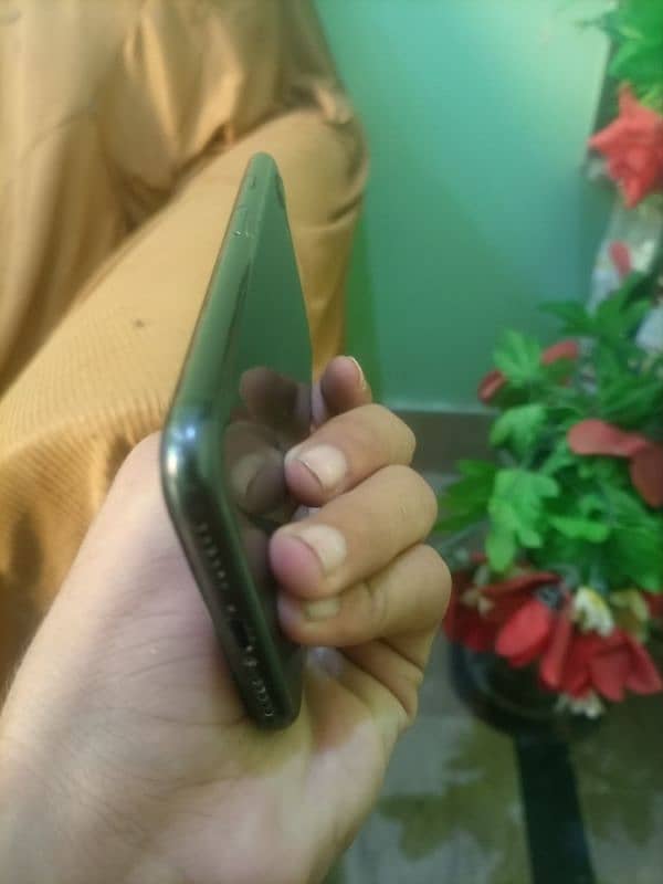 I phone SE 2020 64GB All OKay and original 03220559558 5