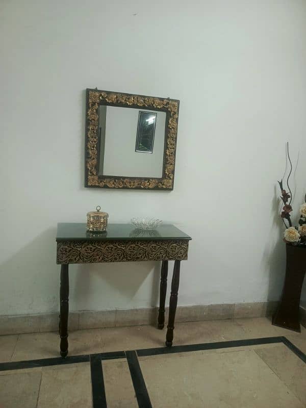 Beautiful and elegant mirror concole 5