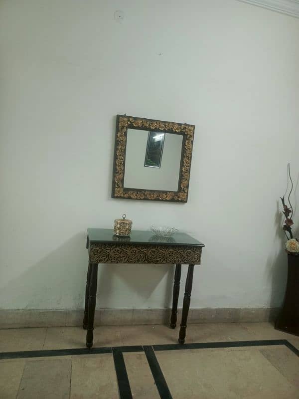 Beautiful and elegant mirror concole 6
