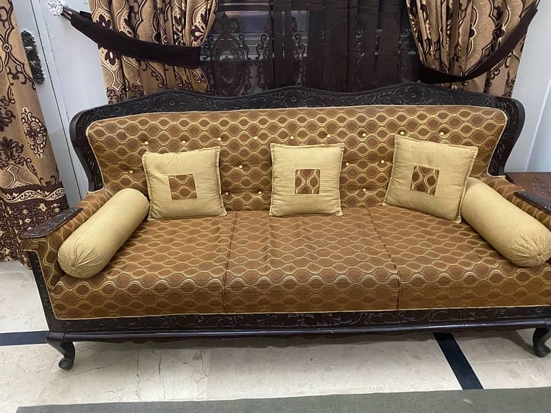 5 seater chinoti sofa set good condition 0