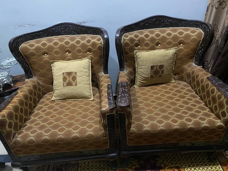 5 seater chinoti sofa set good condition 1