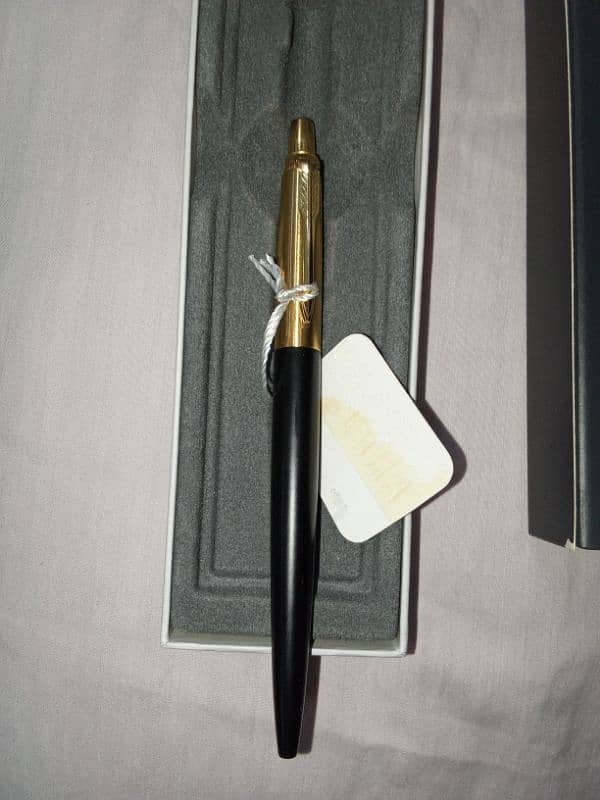 brand new parker ballpoint pen with gold nib 0
