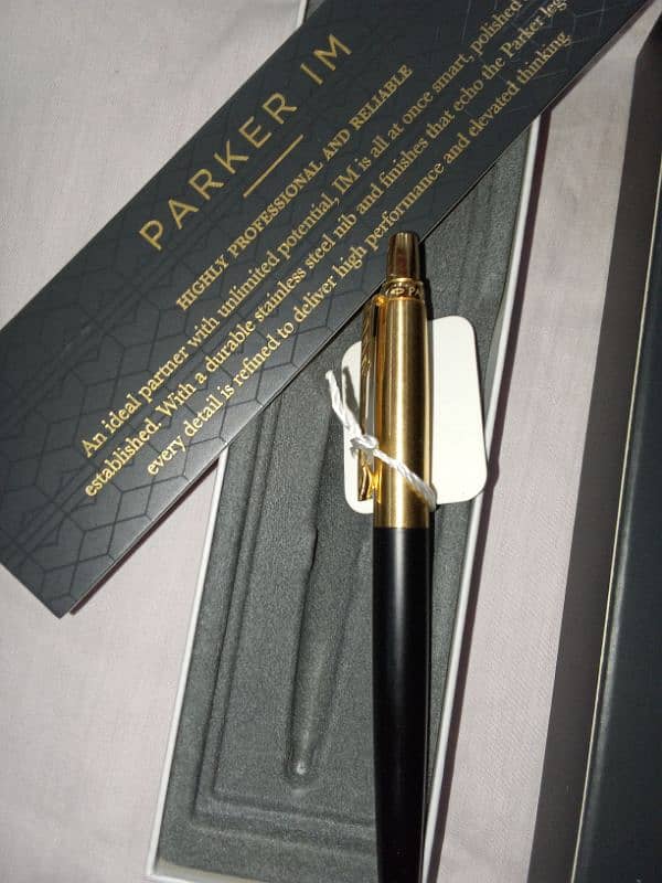 brand new parker ballpoint pen with gold nib 2