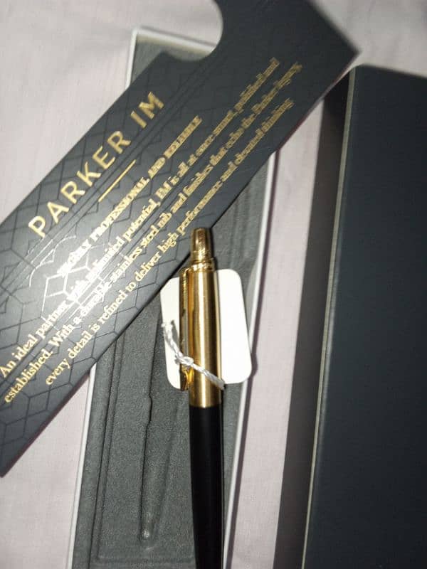 brand new parker ballpoint pen with gold nib 7