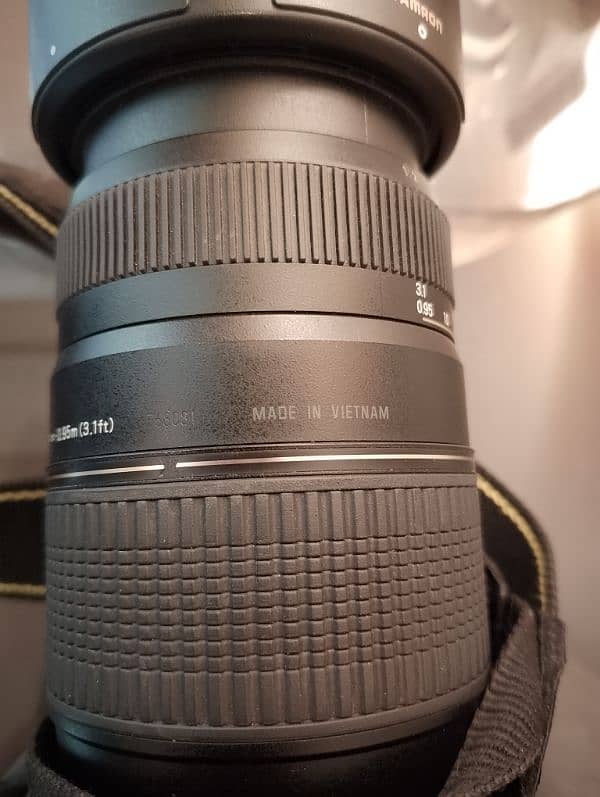 Tamron 70-300mm Lens for Nikon – Like New! 6