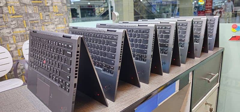 Lenovo thinkpad X1 yoga i7 8th Generation Touch x360 1